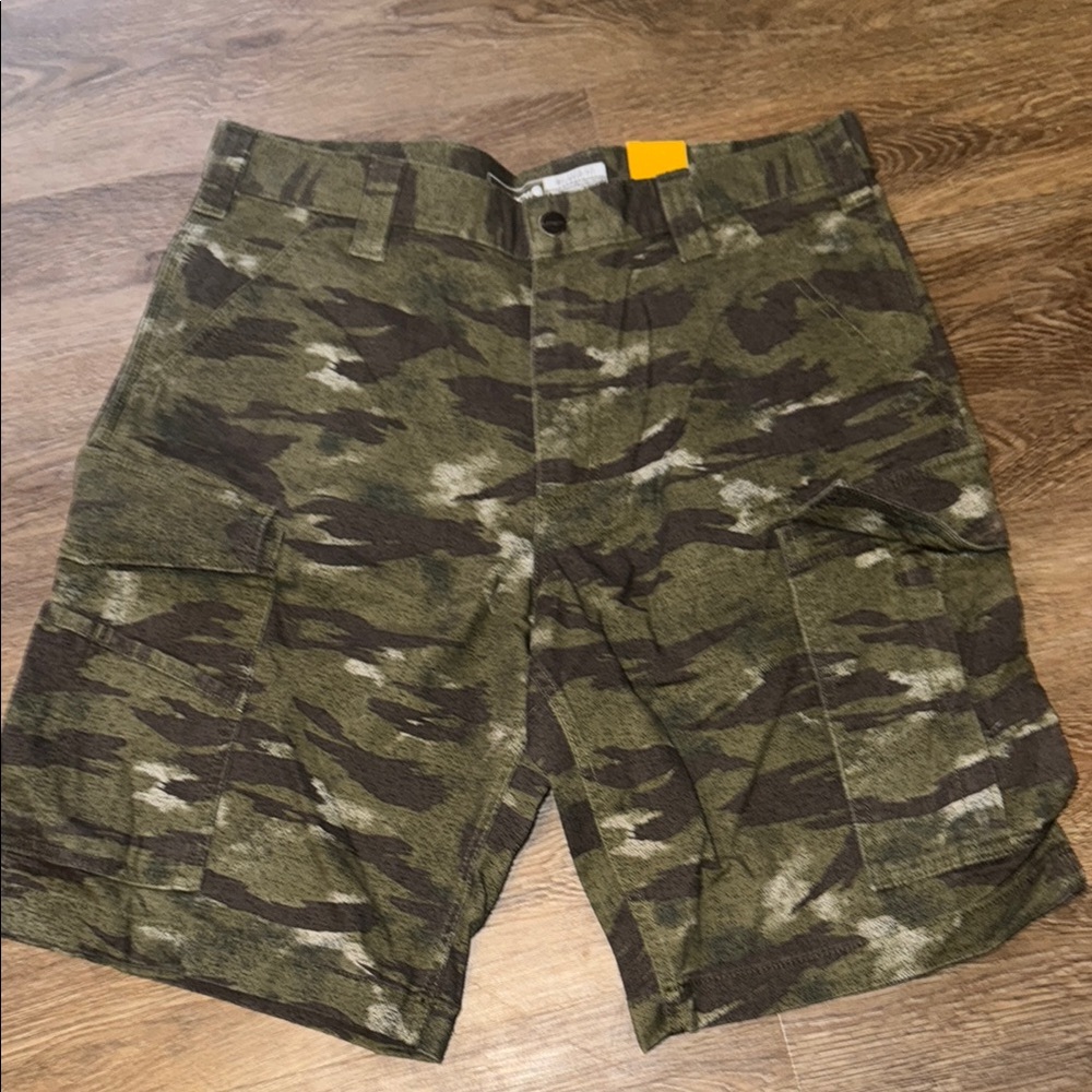 Carhartt Green Cargo Shorts with Camouflage Pattern